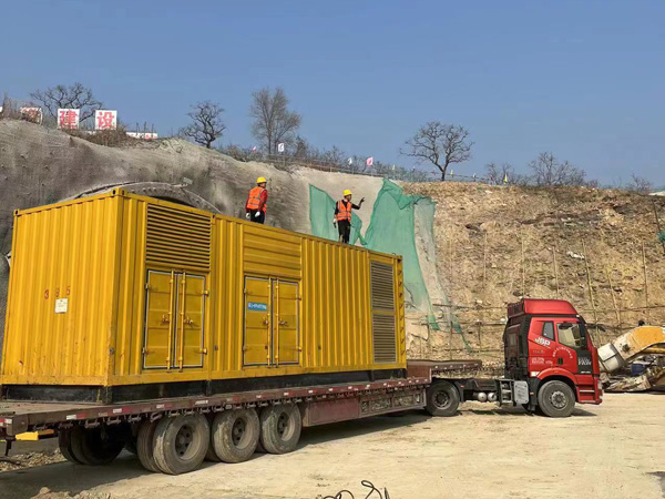 托克托发电机租赁如何根据测试结果判断机油泵的工作状态是否正常？