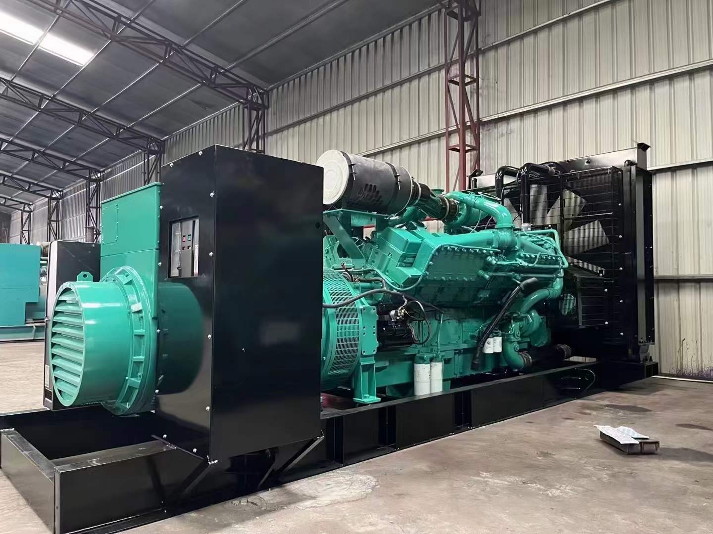 托克托如何降低 800kW 柴油发电机输出电流的波动？